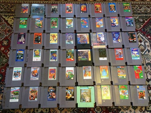 Coleção com 800 cartuchos de NES